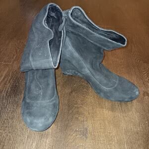BCBG Wessy Wedge Cinch Slouchy Suede Ankle Bootie Size 7